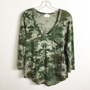 Talia Camo Floral 3/4 Sleeve Top Shirt Size M